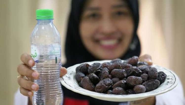Kemenag Bukittinggi Distribusikan Air Zamzam ke Keluarga Sebelum Jemaah Tiba