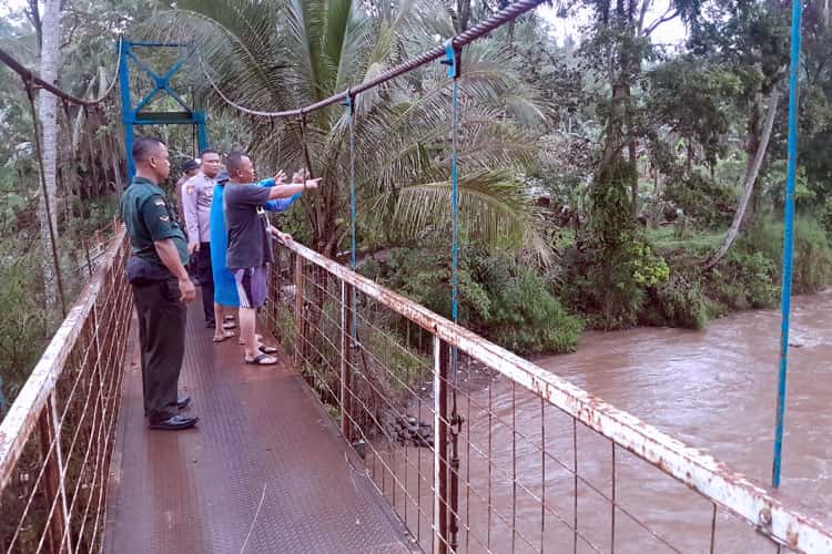 Air Bah Meluap di Cianjur, Lima Bocah Selamat dan Satu Anak Hanyut