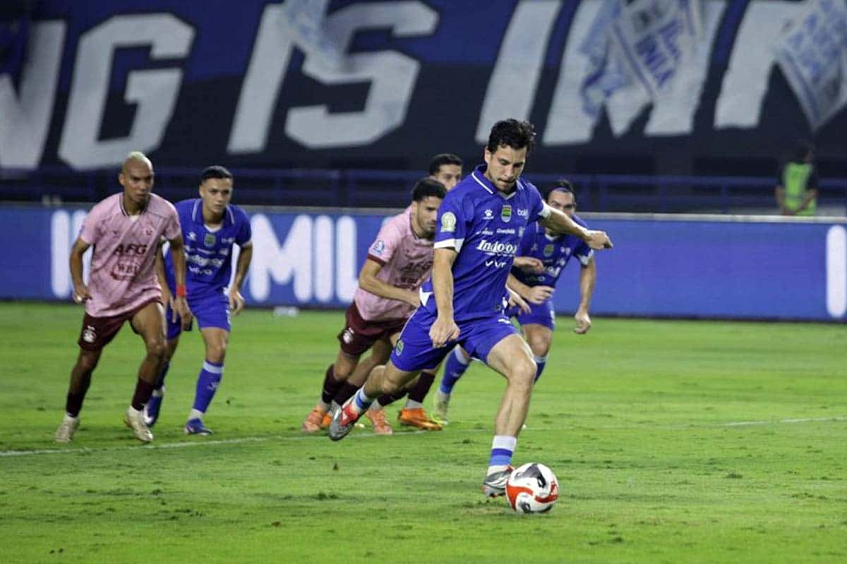 Dominasi Persib Berlanjut, Persik Kediri Tumbang 3 Gol Tanpa Balas