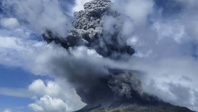 Erupsi Gunung Sinabung, Warga Diminta Waspada