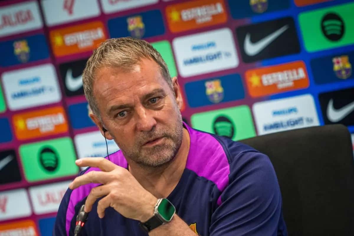 Hansi Flick Siap Bertahan Lebih Lama, Barcelona Bidik 100 Poin