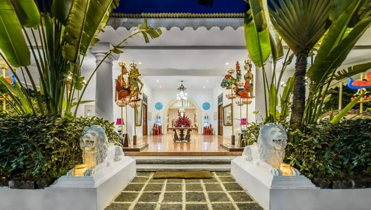 Sensasi Menginap di Hotel Tugu Blitar