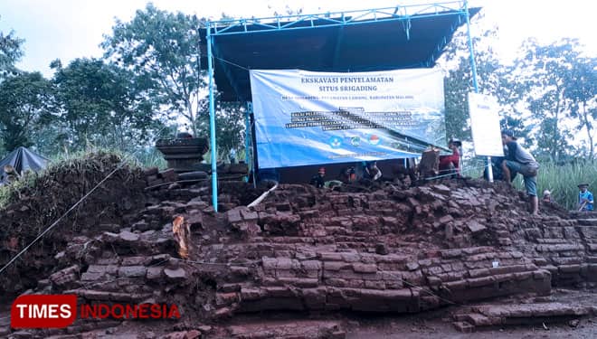 Situs Srigading Lawang, Bangunan Candi Mirip Candi Prambanan