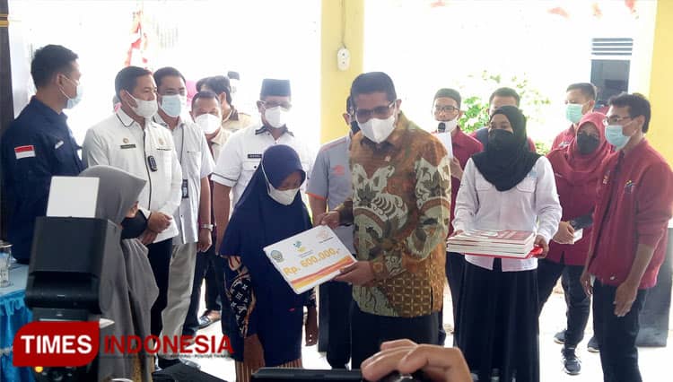 Pastikan Tepat Sasaran, Komisi VIII DPR RI Pantau Penyaluran Bansos di Bangkalan
