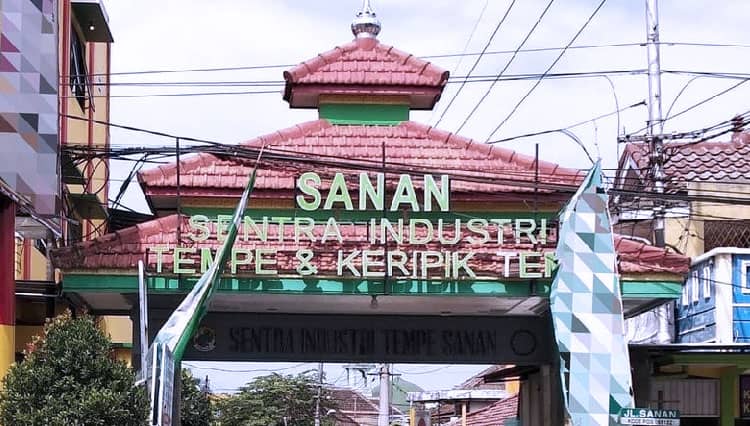 Belum ke Malang kalau Belum Bawa Oleh-oleh Keripik Tempe Kampung Sanan