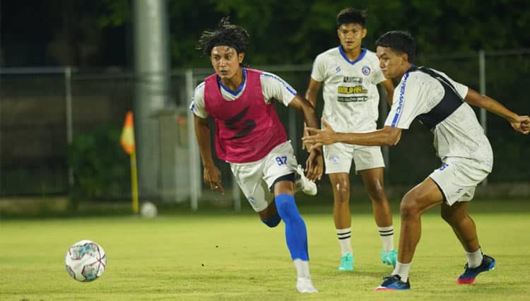 Pincang di Lini Belakang, Arema FC Bakal Mati-Matian Hadapi Persib Bandung