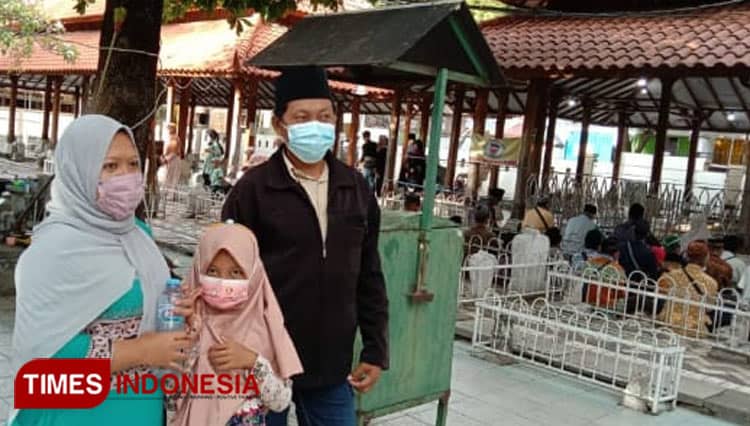 Jelang Ramadhan, Makam Sunan Gresik Ramai Disambangi Peziarah