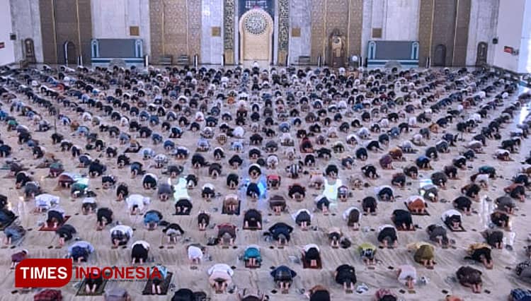 Kota Surabaya PPKM Level 1, Kapasitas Shalat Berjemaah Bisa 100 Persen