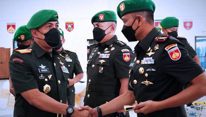 Kolonel Inf Yudha Airlangga Terima Tongkat Komando Wijayakusuma