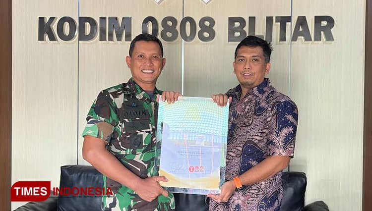 Dandim 0808 Blitar Terima Anugerah TIMES Indonesia Sebagai Positif News Maker Blitar 2021