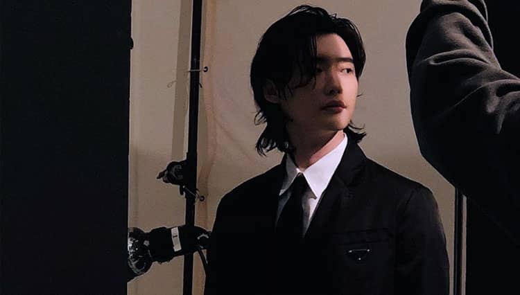 Lee Jong Suk Sengaja Gondrongkan Rambut Demi Film The Witch: Part 2
