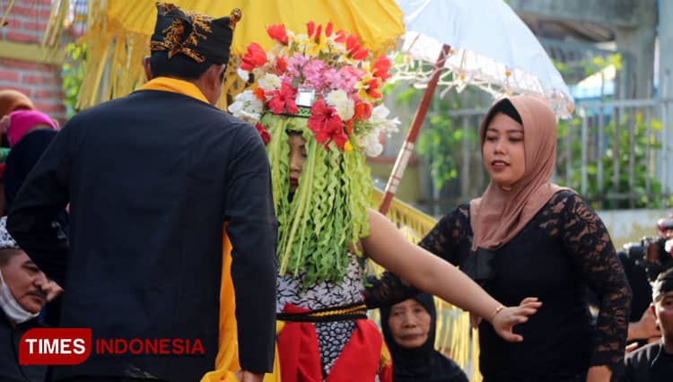 Melihat Ritual Adat Tari Seblang dari Banyuwangi
