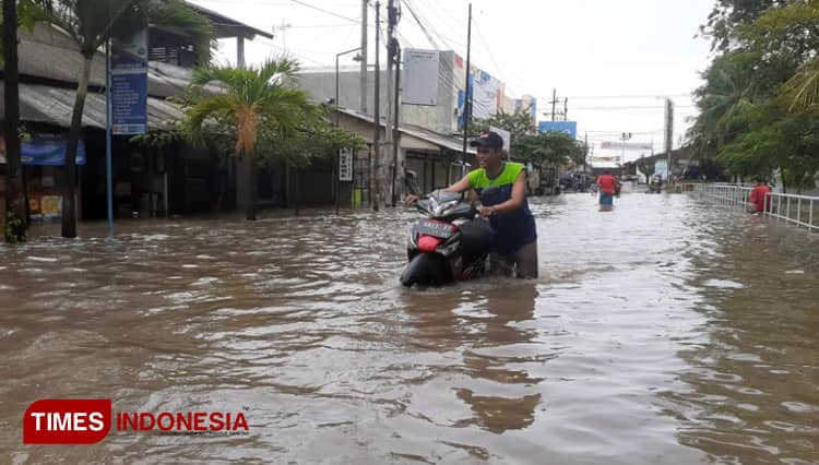 Hujan Deras Sejak Pagi Hingga Sore, Lima Desa di Probolinggo Tergenang Banjir