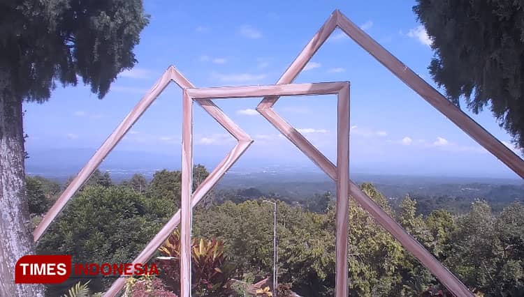 Puncak Rembangan Offers an Exotic View of Jember from the Top