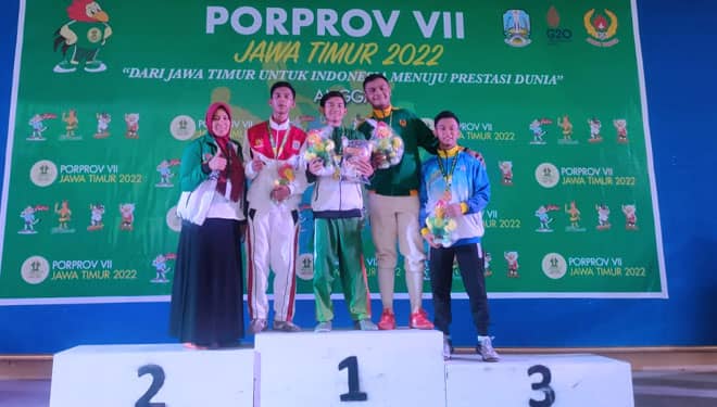 Cabor Anggar Kota Probolinggo Sabet Emas Nomor Individual Sabel Putra 