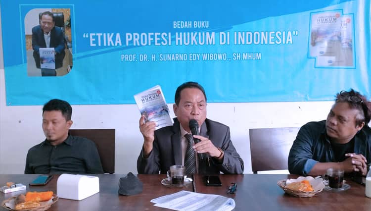 Raih Gelar Profesor, Sunarno Edy Wibowo Juga Luncurkan Buku Hukum Terbaru 