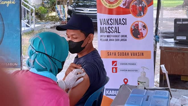 Binda Jatim Bersama Dinkes Kabupaten Blitar Tiada Henti Gencarkan Vaksinasi Covid-19 
