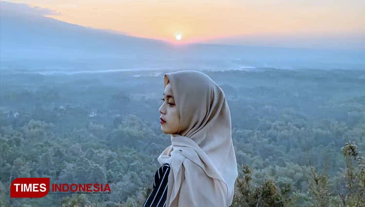 Asyiknya Menikmati keindahaan segala arah dari Ketinggian Bukit Dami Probolinggo