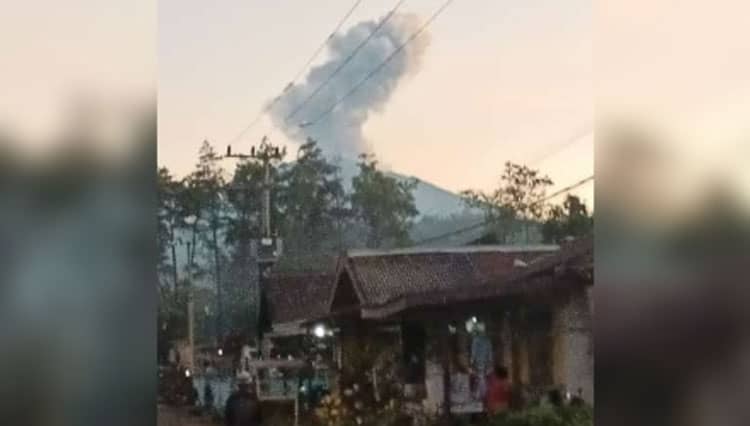 Gunung Raung Meletus, Terekam Letusan Selama 9 Menit