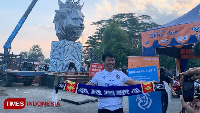 Patung Singo Berbalut 2,5 Ton Almunium Jadi Ikon Homebase Arema FC