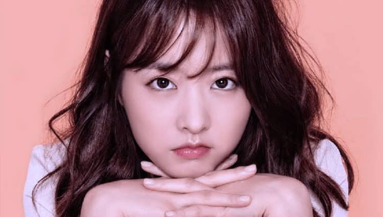 Park Bo Young Jadi Perawat Cantik di Daily Dose of Sunshine