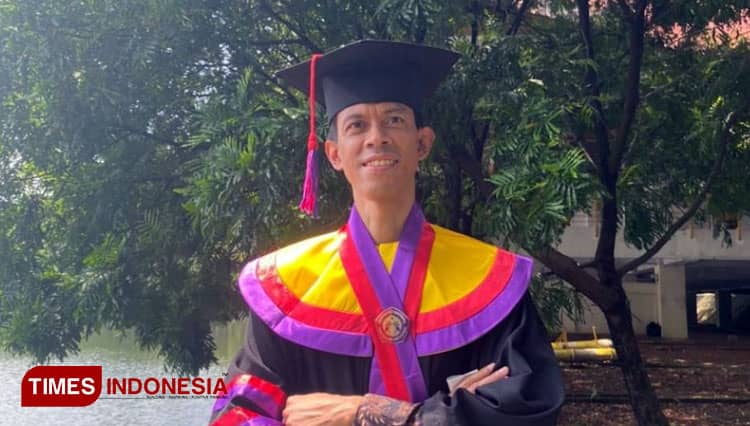 Pakar Intelijen Negara, Stanislaus Riyanta Wisuda Doktor Dengan Predikat Cum Laude di Universitas Indonesia