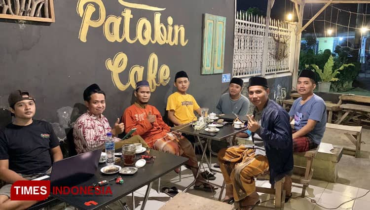Cafe Patobin Jadi Tongkrongan para YouTuber di Pamekasan