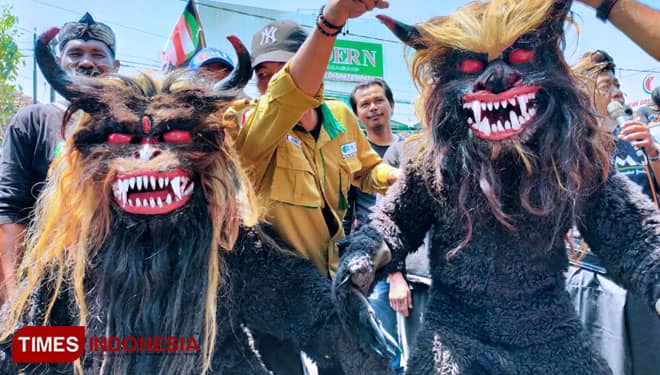 Ada 'Setan Grandong' Saat Pendemo Pertanyakan Anggaran Pokir DPRD Jombang