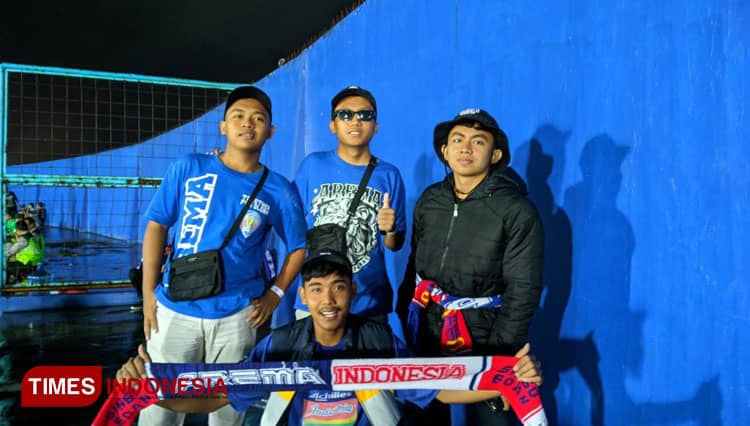 Gas Air Mata Mengarah ke Tribunnya, Aremania Probolinggo Ini Selamat saat Tragedi Stadion Kanjuruhan