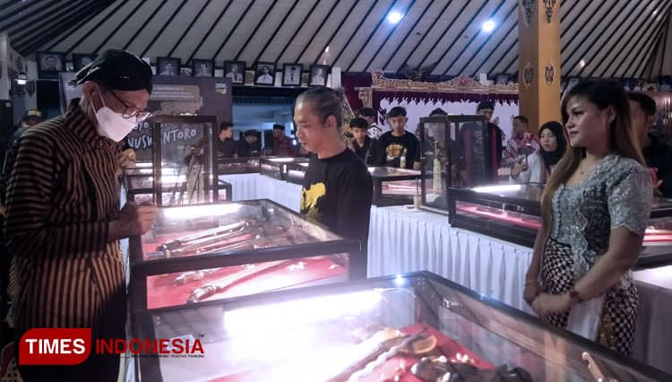 Ratusan Benda Pusaka Dipamerkan di Pendapa Surya Graha Magetan