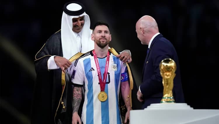 Jubah Bisht Lionel Messi di Final Piala Dunia Ditawar Rp15 M