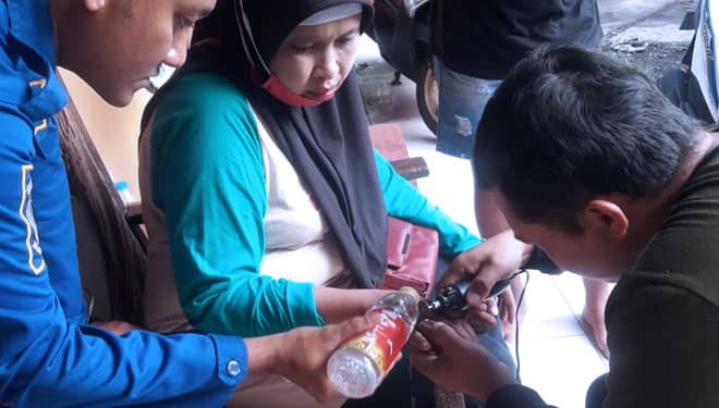 Cincin Kawinnya Tak Bisa Lepas di Jari Manis, Wanita Ini Mendatangi Petugas Damkar