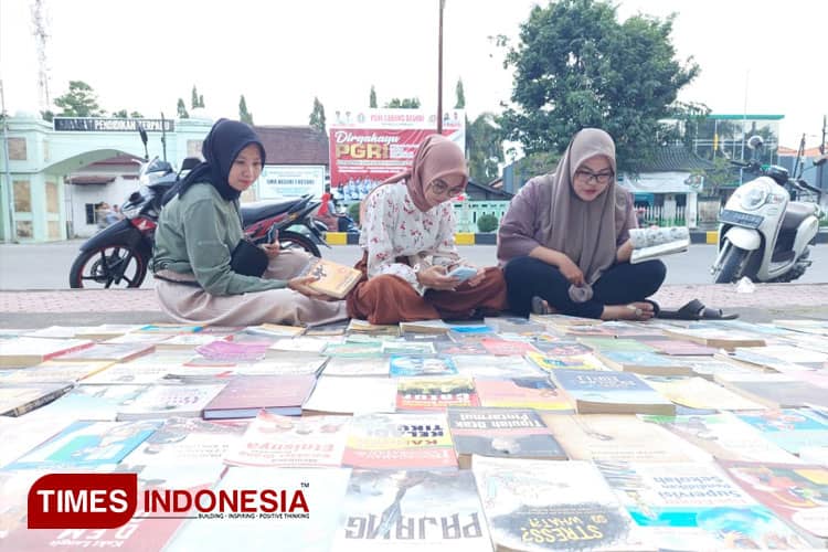 Komunitas Besuki Membaca, dari Obrolan Warung Kopi, Lapak Bacaan Gratis Hingga Rumah Baca