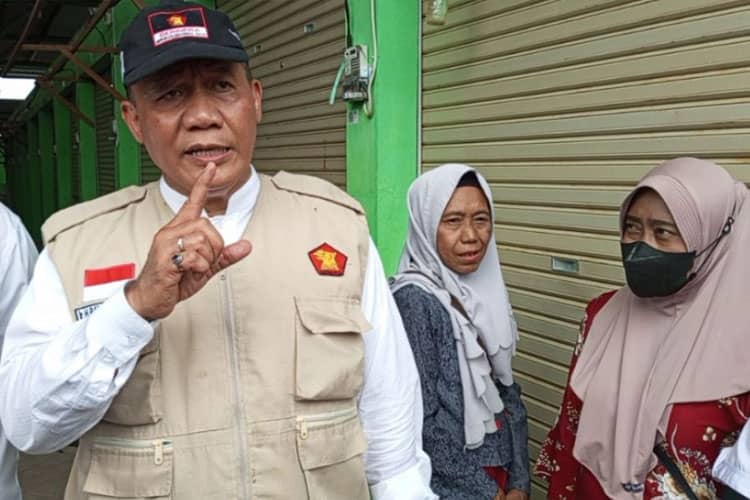 Pedagang Pasar Porong Sidoarjo Keluhkan Mahalnya Harga Stand