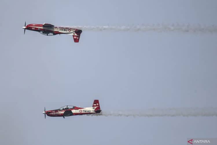 Jupiter Aerobatic Team Meriahkan F1 Powerboat Danau Toba