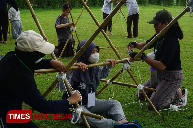 SMPN 8 Yogyakarta Tanamkan Karakter Melalui Kemah