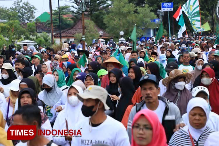 Puluhan Ribu Peserta Ikuti Jalan Sehat 1 Abad NU