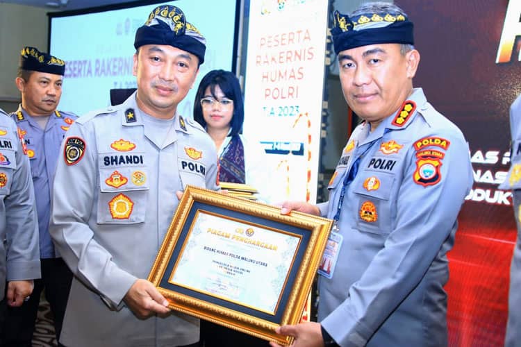 Terbaik di Indonesia Timur, Bidhumas Polda Maluku Utara Raih Penghargaan