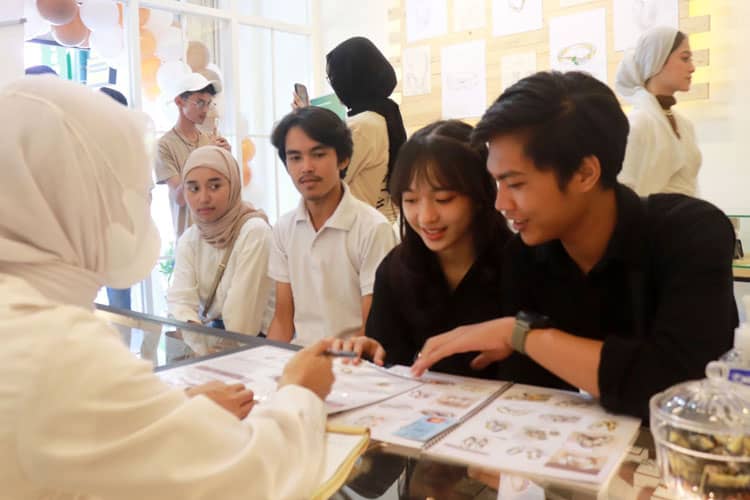 Hari Perempuan Sedunia, Winata Jewelry Manjakan Para Perempuan dengan Inovasi Cicin Kostum