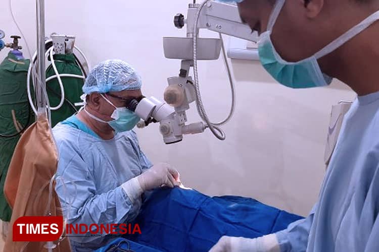 Jelang Ramadan 2023, 120 Pasien Jalani Operasi Katarak Gratis di RSUD Besuki