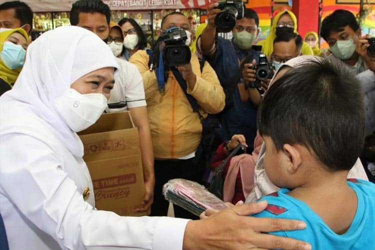 Waspada KLB PD3I, Gubernur Khofifah Ajak Masyarakat Lengkapi Status Imunisasi Anak