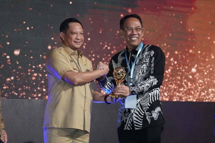 99,87 Persen Warganya Dijamin BPJS Kesehatan, Pemkot Mojokerto Diganjar UHC Award