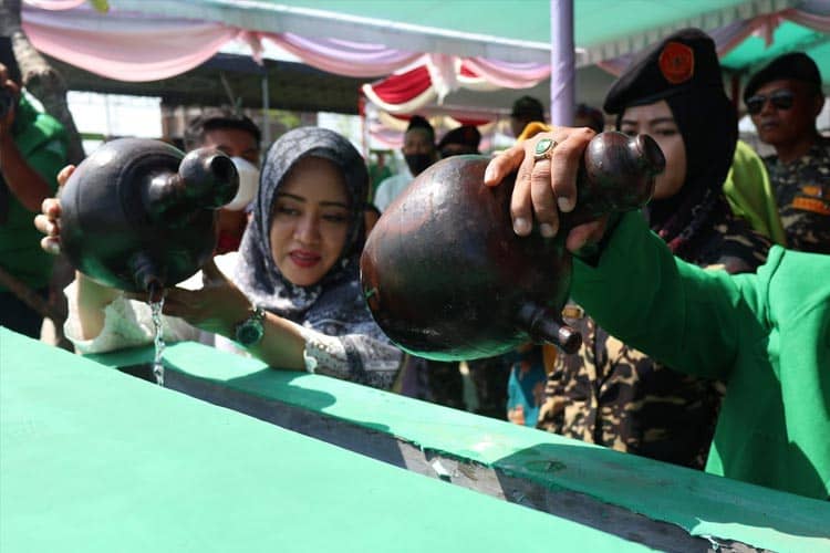 Langgar Kamanungsan Mojosari Dibuat dari Bahan Bekas