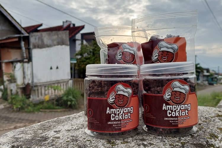 Mahasiswa KSM-T Unisma Malang Ciptakan Olahan Ampyang Coklat jadi Peluang Bisnis Baru