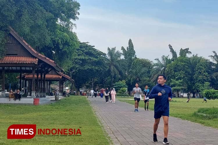 Taman Blambangan Jadi Tempat Ngabuburit Produktif Warga Banyuwangi