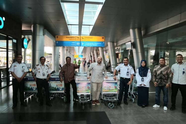 Optimalisasi Mudik Lebaran, Pupuk Kaltim Bantu 25 Troli ke Bandara APT Pranoto