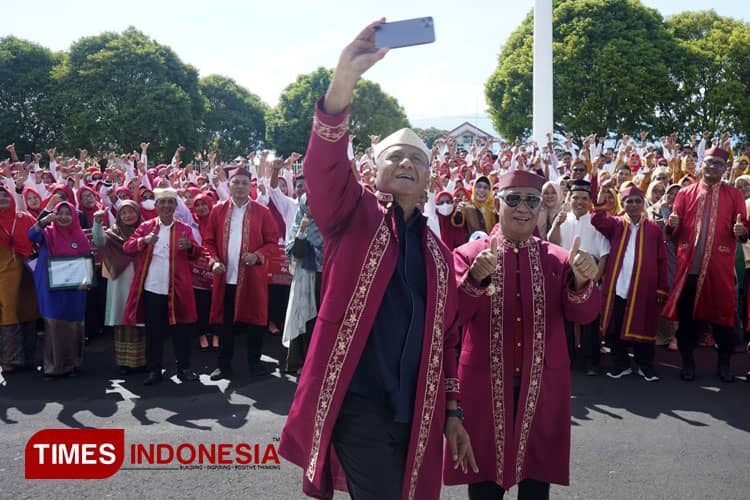 Peringati Hardiknas, Wali Kota Tidore Pimpin Upacara