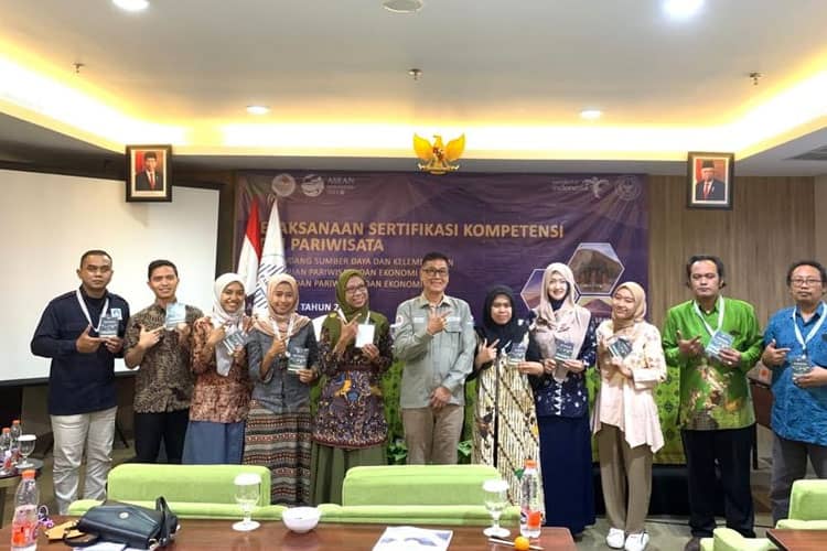 Dosen dan Mahasiswa Humaniora UIN Malang Ikuti Ujian Sertifikasi BNSP
