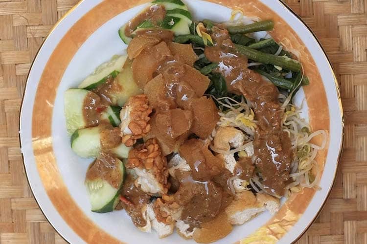 Rujak Cingur, Salad Khas Jawa Timur
