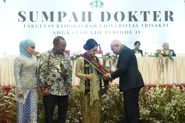 Putri PJ Bupati Bombana Raih Predikat Lulusan Terbaik FK Usakti